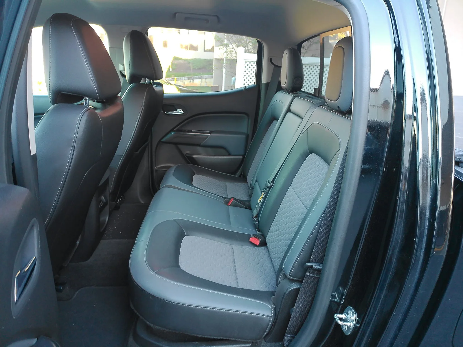 Used 2016 Black Chevrolet Z71 image 17