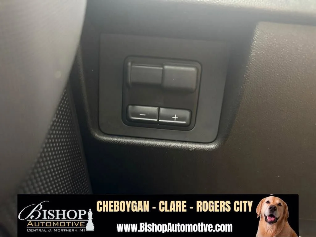 Pre-Owned 2024 Chevrolet Colorado Z71 Crew Cab image 32