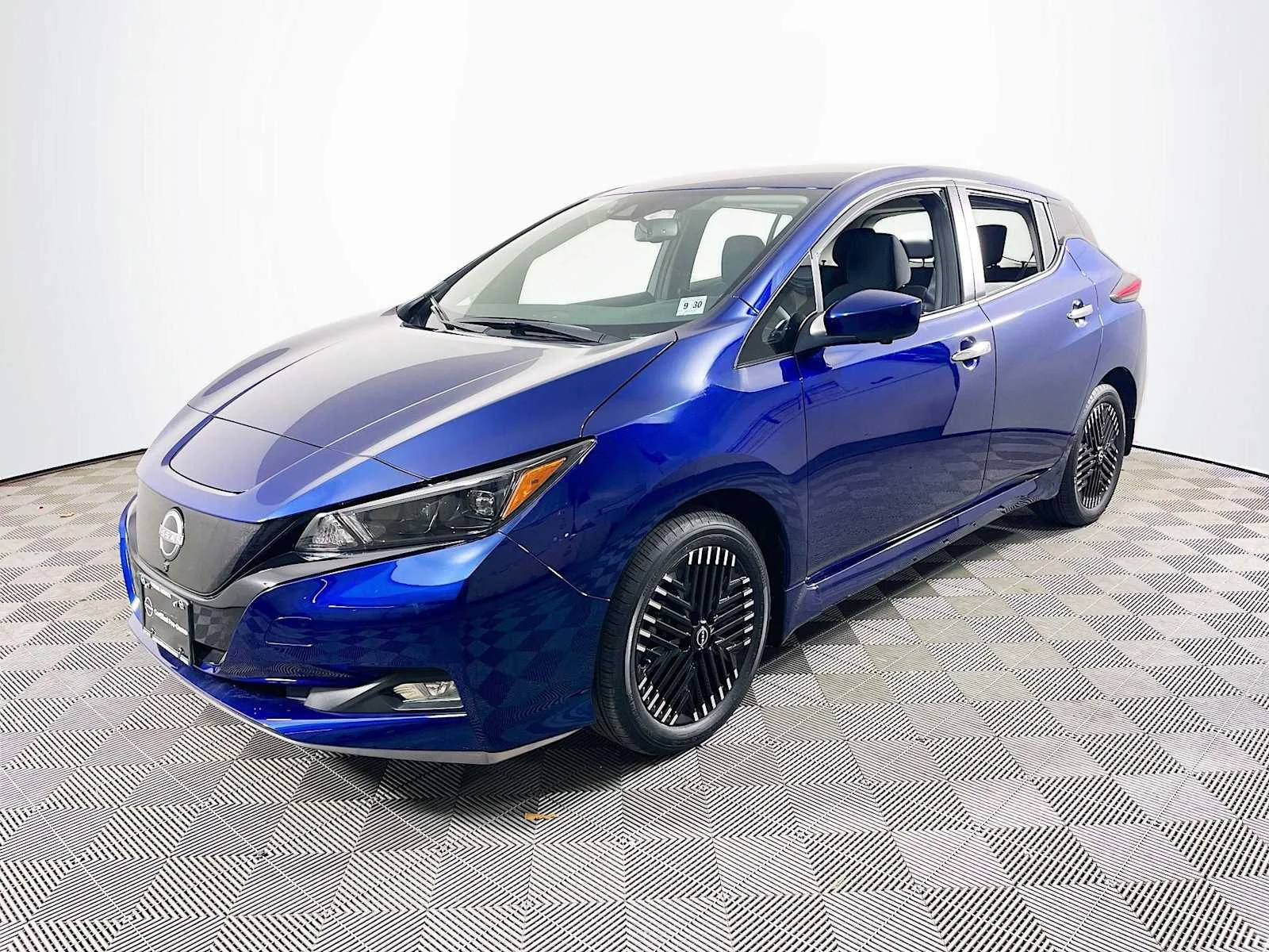 2024 Nissan Leaf SV PLUS's photo