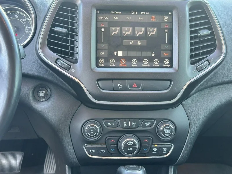 Used 2019 Diamond Black Crystal Pearlcoat Jeep Trailhawk 4x4 image 13
