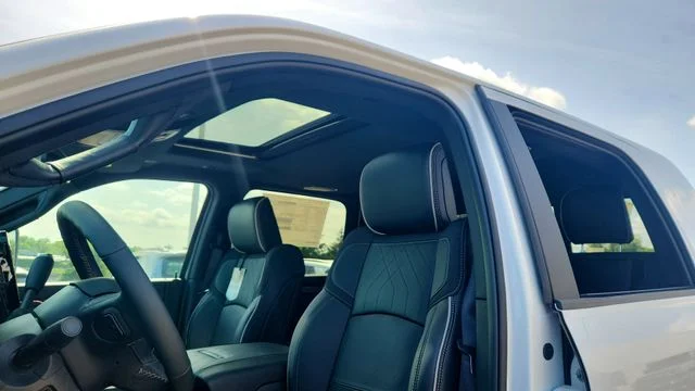 New 2026 Bright White Clear-Coat Exterior Paint RAM Limited image 14