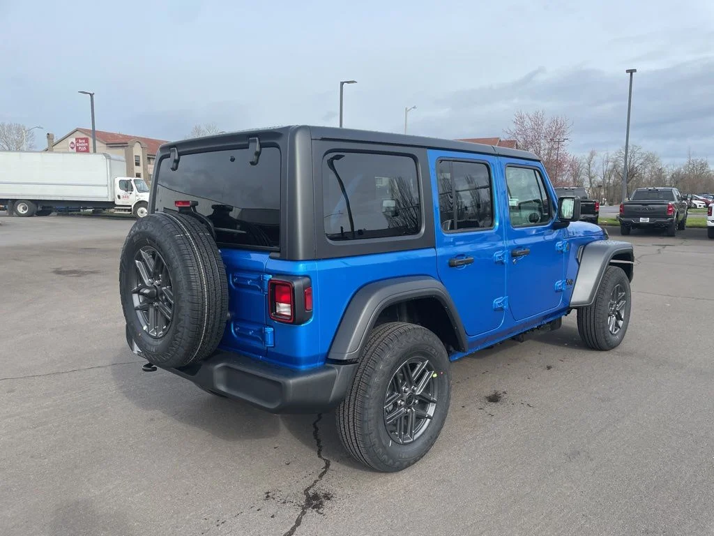 New 2026 Hydro Blue Pearl-Coat Exterior Paint Jeep Sport S image 6