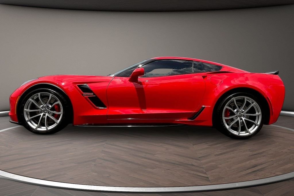 Used 2019 Red Chevrolet Grand Sport image 7
