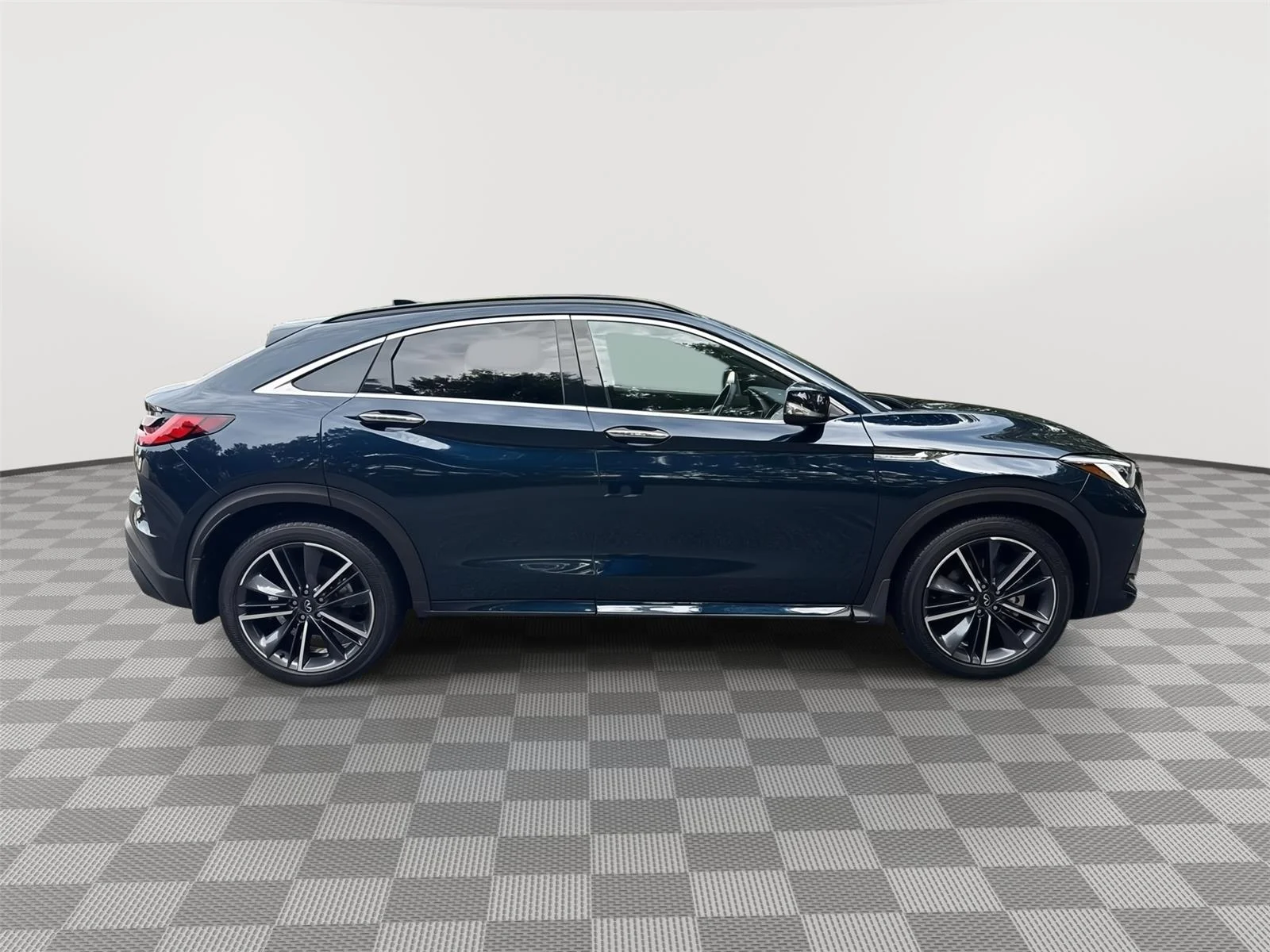 Certified Used 2025 Hermosa Blue INFINITI ESSENTIAL image 5