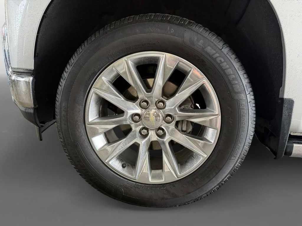 Used 2021 SILVER ICE METALLIC Chevrolet LTZ image 16