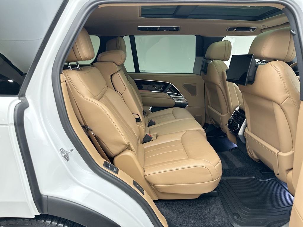 Certified Used 2023 Fuji White Land Rover SE image 19