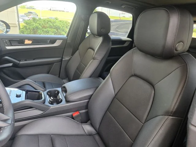 2025 Porsche Cayenne Base - Photo 11