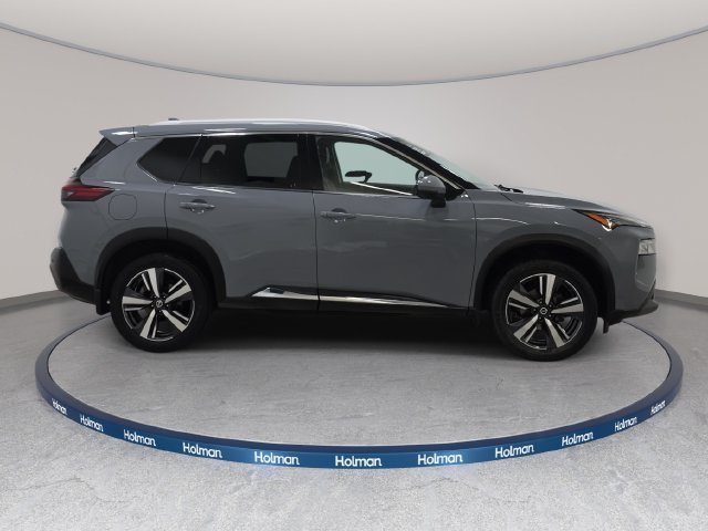 Used 2021 Gray Nissan SL image 5