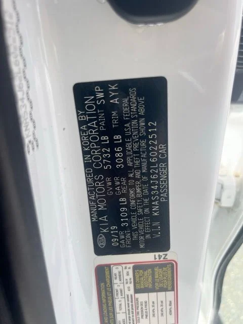 Used 2020 White Kia Luxury image 15