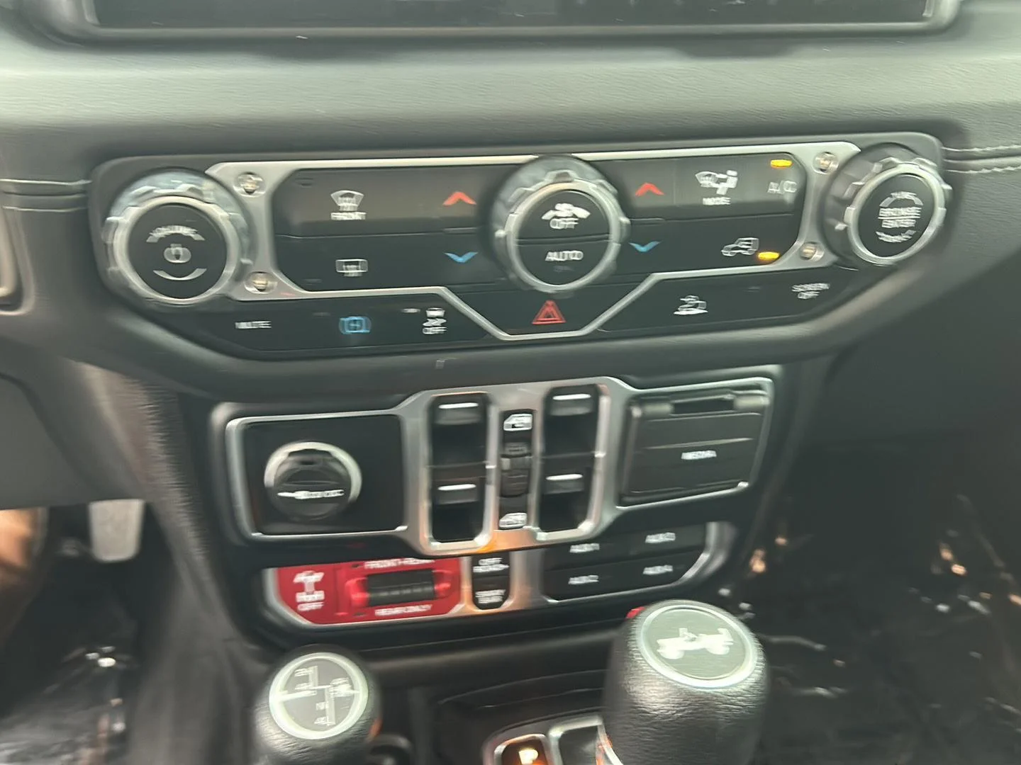 Used 2024 Firecracker Red Clearcoat Jeep Rubicon image 16