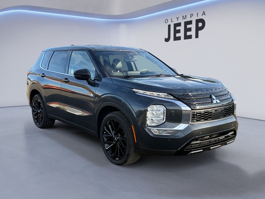 Used 2024  Mitsubishi SE Black Edition w/Pano Roof image 7