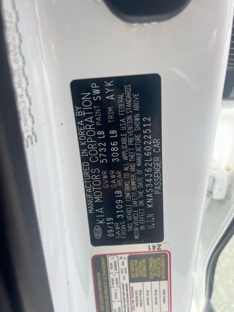 Used 2020 White Kia Luxury image 15