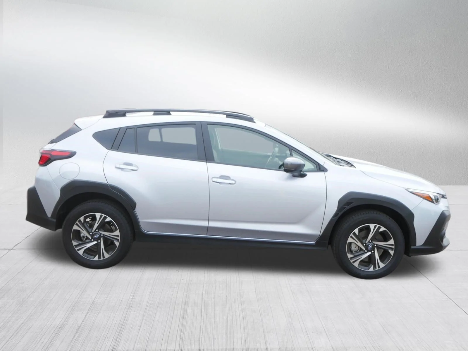Used 2024 Ice Silver Metallic Subaru Premium image 8
