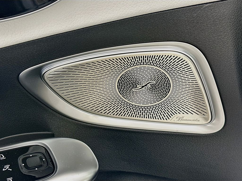 New 2026 MANUFAKTUR Alpine Grey Mercedes-Benz C 300 image 19