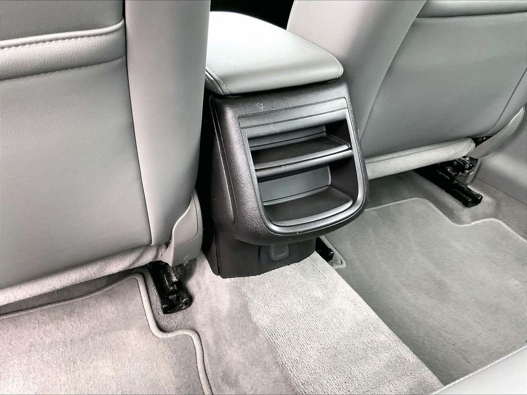 Used 2019 White Chevrolet LS image 27