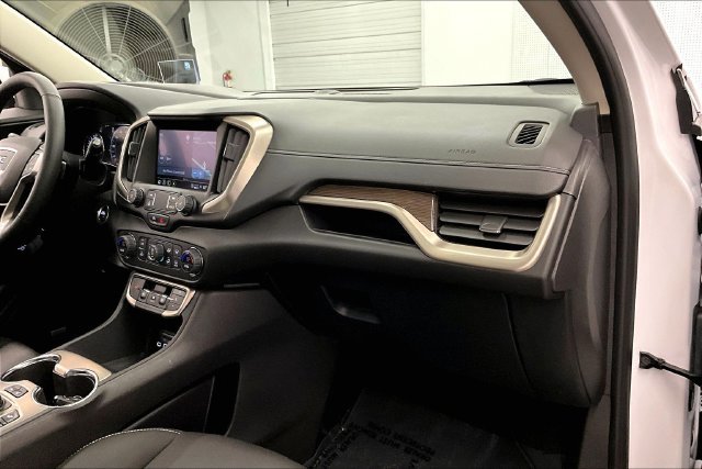 Used 2024 Summit White GMC Denali image 19