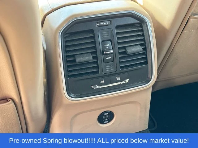Used 2019 White Porsche SUV image 19