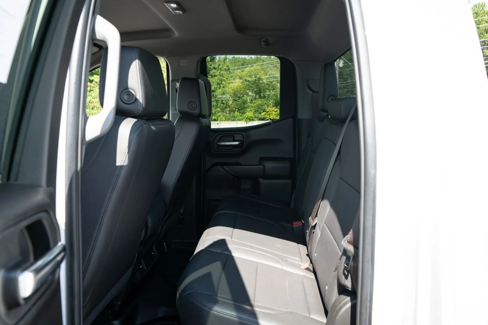 Used 2023 White GMC Pro image 18