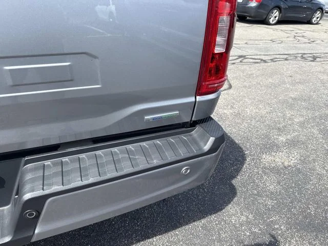 Used 2023 Silver Ford XLT image 5