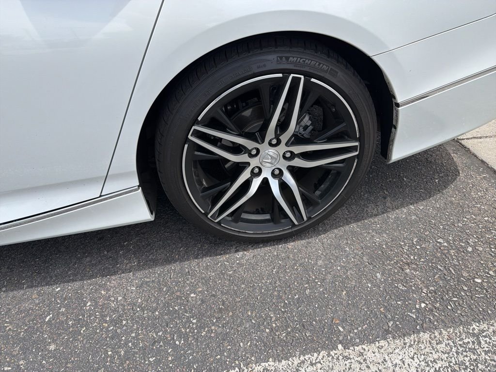 Used 2022  Honda Touring 2.0T image 4