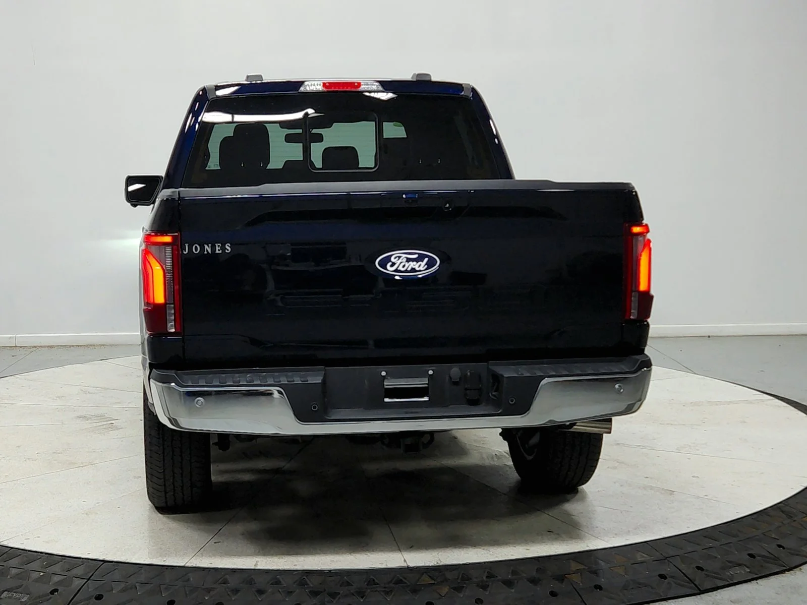 Used 2025 Blue Ford Lariat image 7