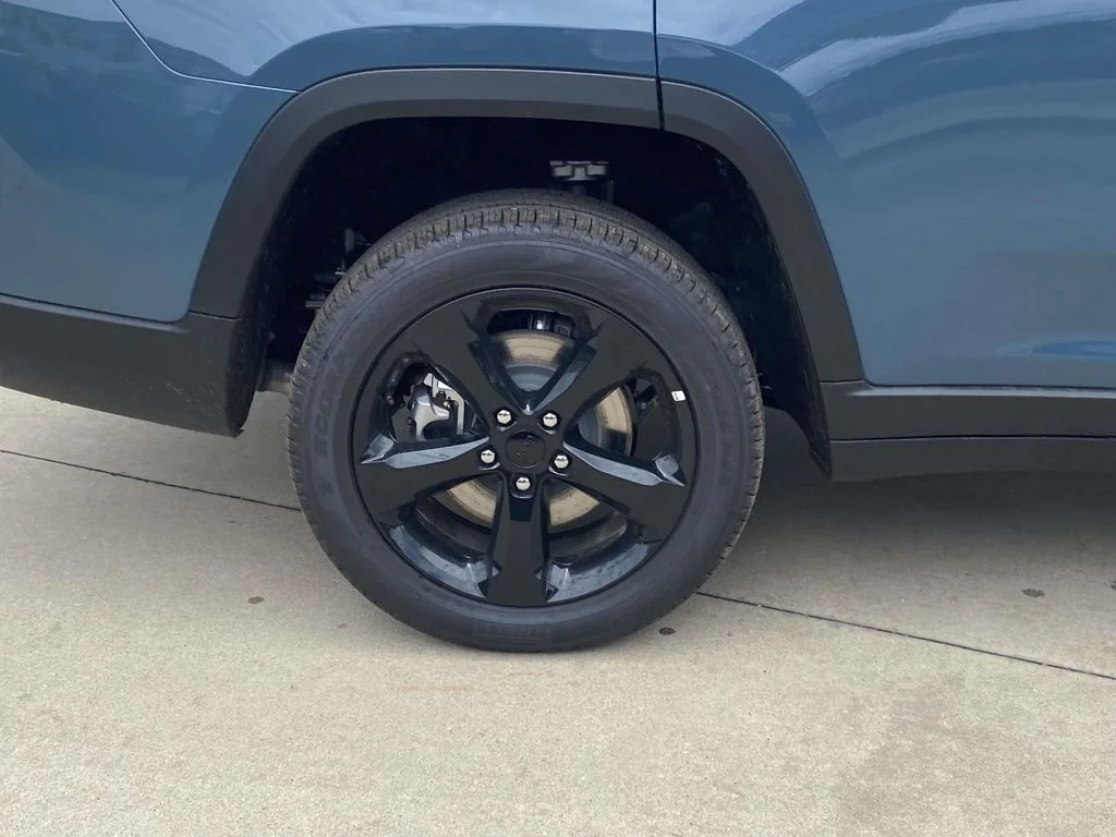 New 2026 Steel Blue Exterior Paint Jeep Limited image 8