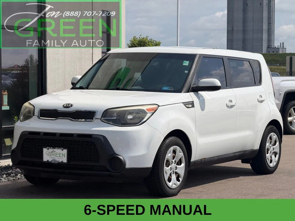Used 2014 White Kia Base image 1