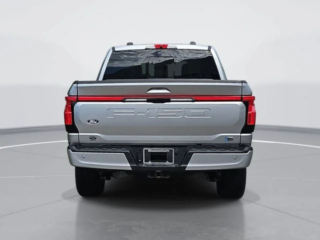 Used 2025 Silver Ford Lariat image 4