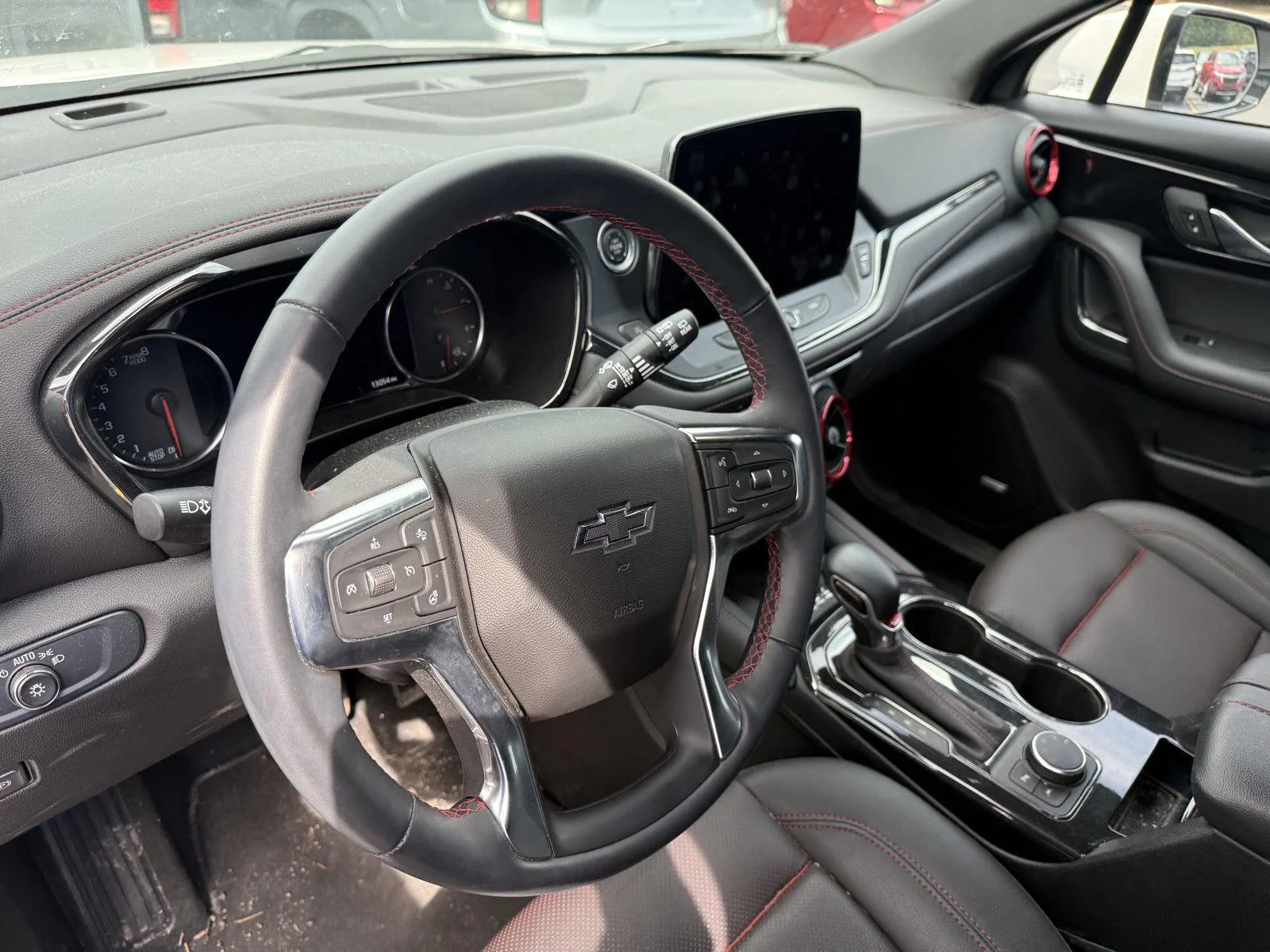 Used 2025 Iridescent Pearl Tricoat Chevrolet RS image 8