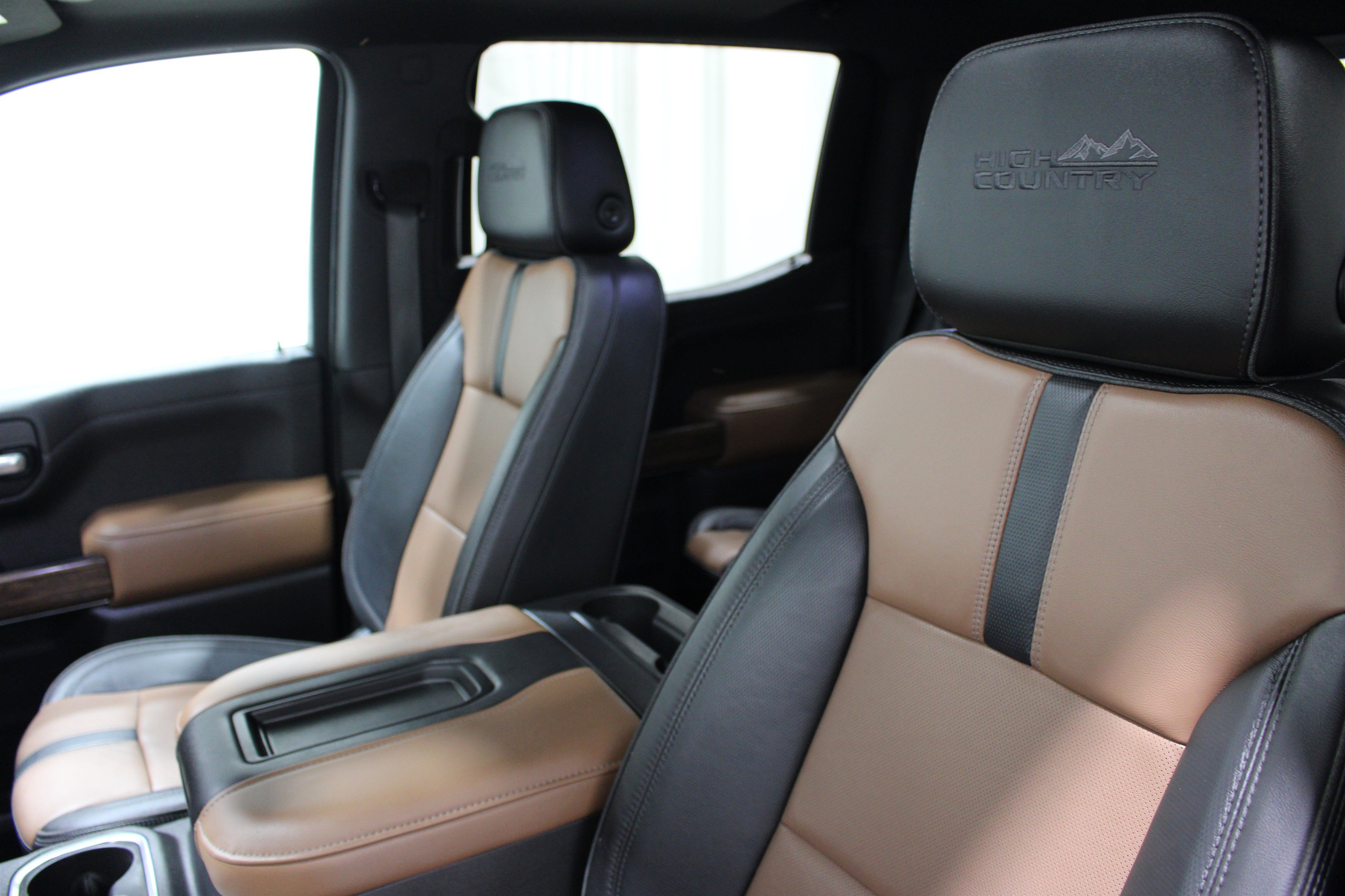 Used 2020 Iridescent Pearl Tricoat Chevrolet High Country image 4