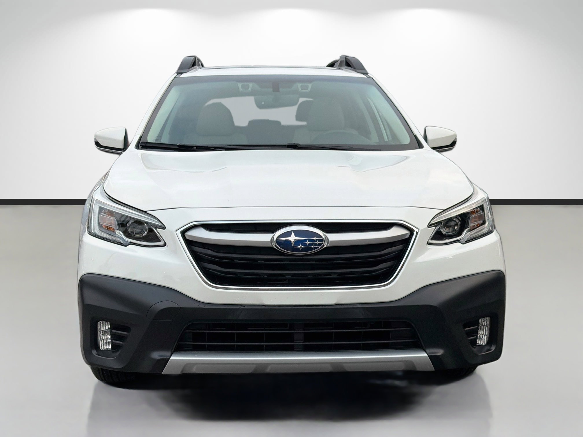Used 2020 Crystal White Pearl Subaru Limited image 8