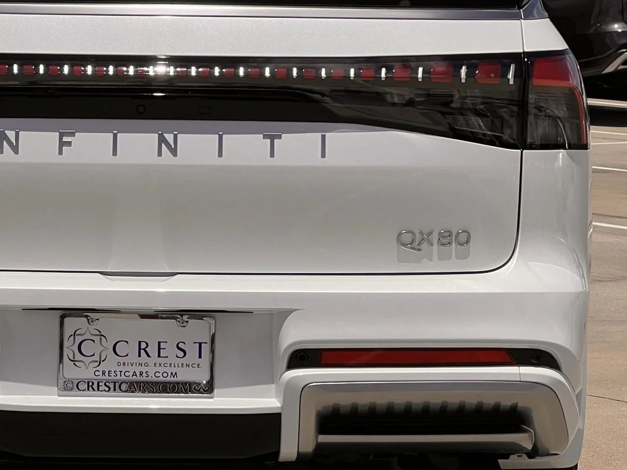 New 2026 Radiant White INFINITI LUXE image 5