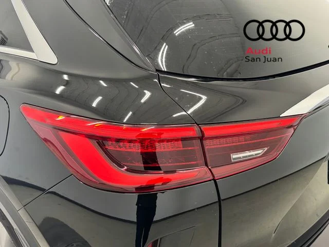 Used 2019 Black INFINITI LUXE image 10