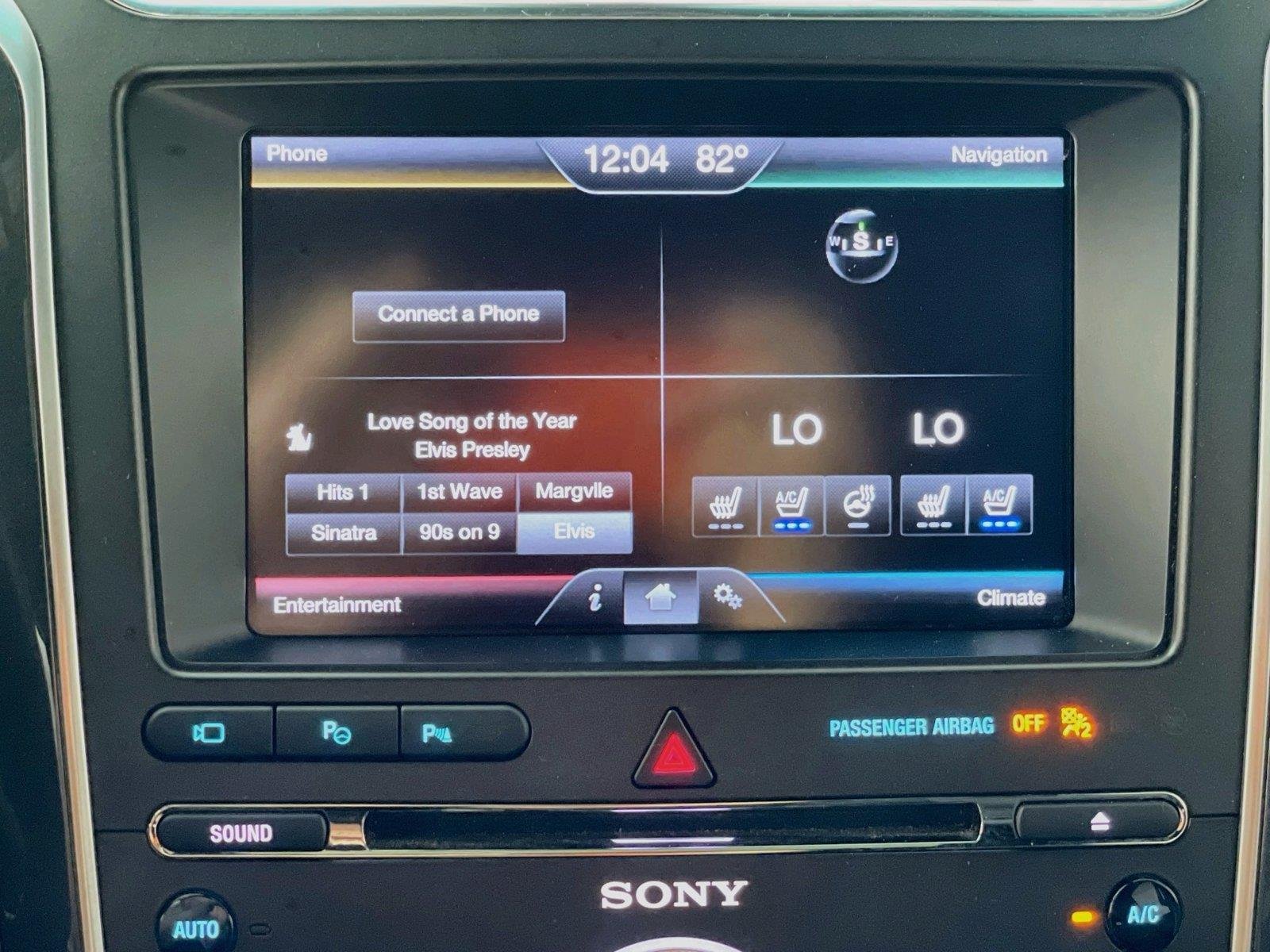 Used 2016 Black Ford Platinum image 17