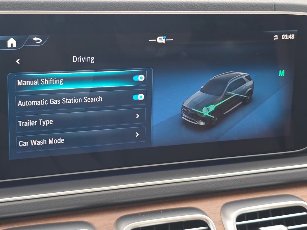 New 2026 MANUFAKTUR Ireland Mid Green Metallic Mercedes-Benz GLE 450 image 14