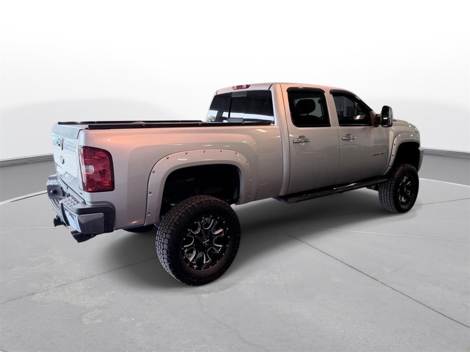 Used 2014 Silver Ice Metallic Chevrolet LTZ image 10