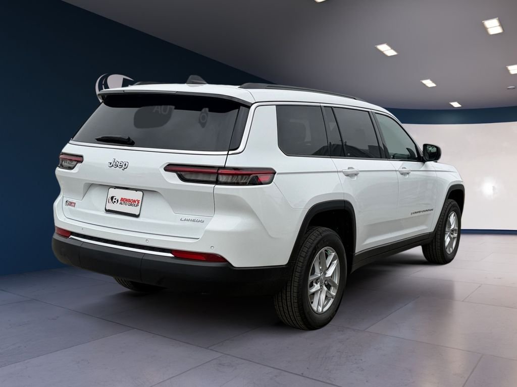 New 2026 Bright White Clear-Coat Exterior Paint Jeep Laredo image 5