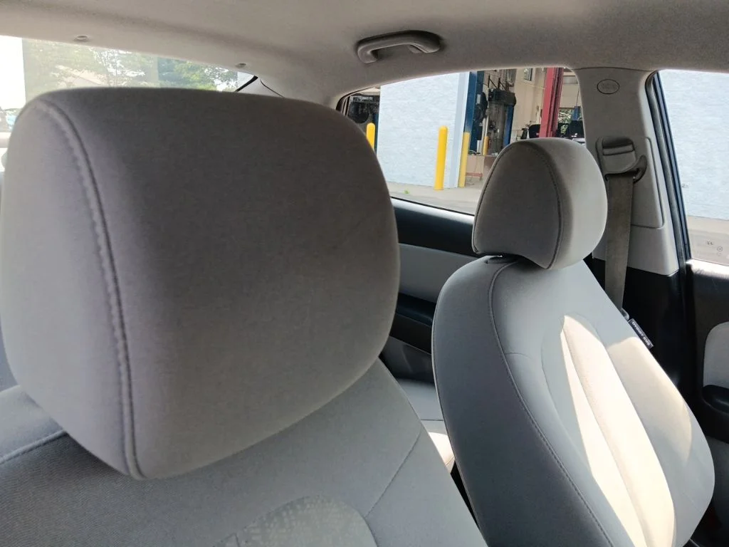 Used 2010 Regatta Blue Pearl Hyundai SE image 34