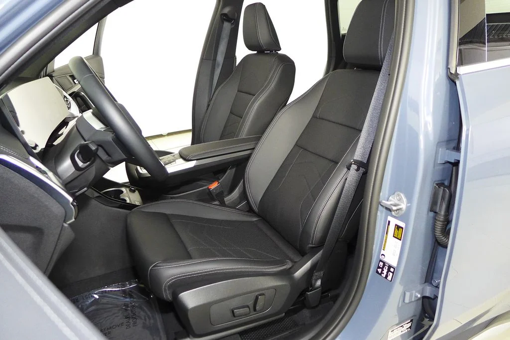 Used 2025  BMW xDrive28i image 21