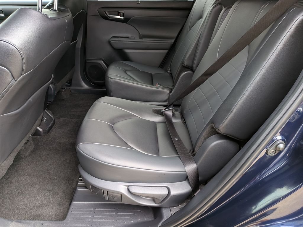 Used 2026  Toyota XLE image 32