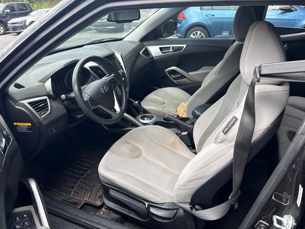 Used 2012 Black Hyundai Base image 5