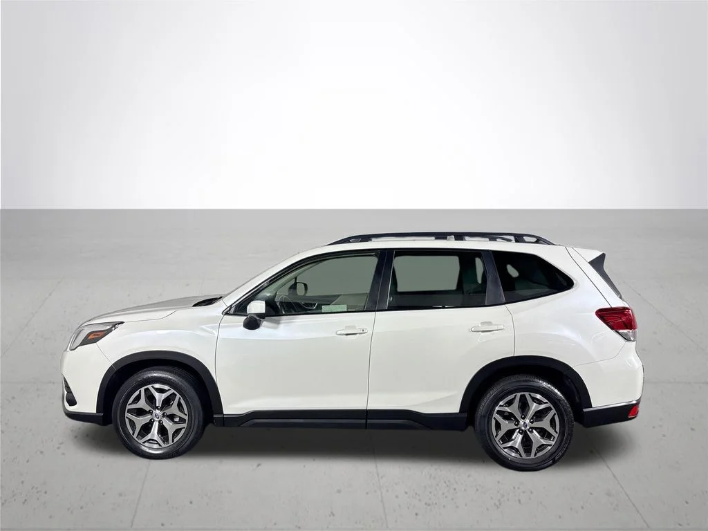 Used 2023 White Subaru Premium image 9