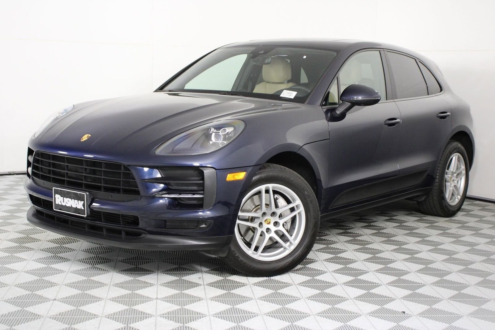 2020 Porsche Macan -'s photo