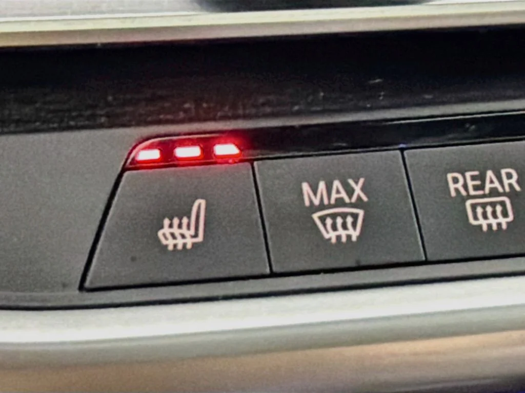 Used 2019 Gray BMW xDrive40i image 21