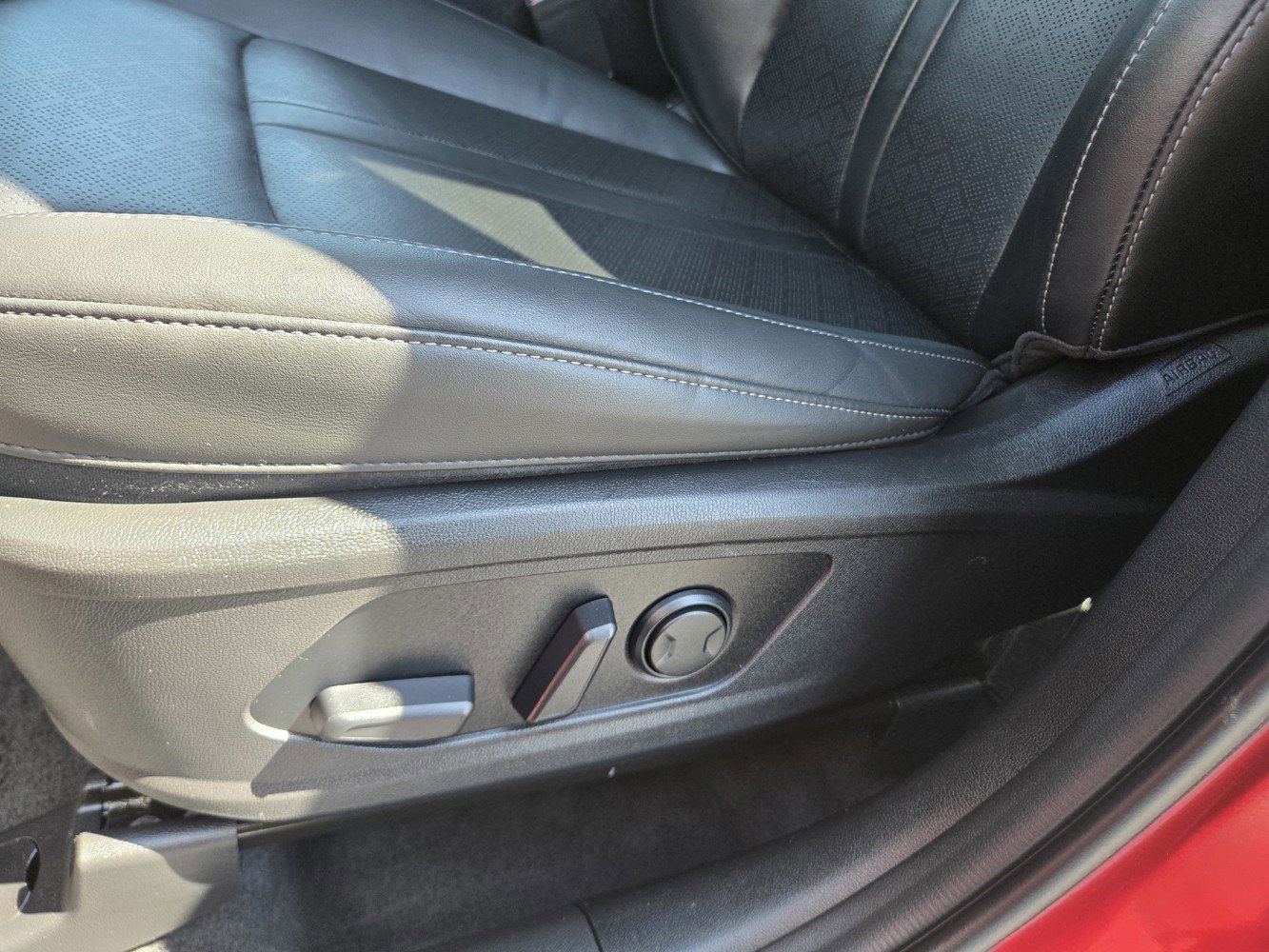Used 2022 Passion Red Tintcoat Kia X-Line EX image 28