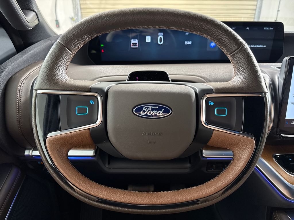 Used 2025 White Ford King Ranch image 15