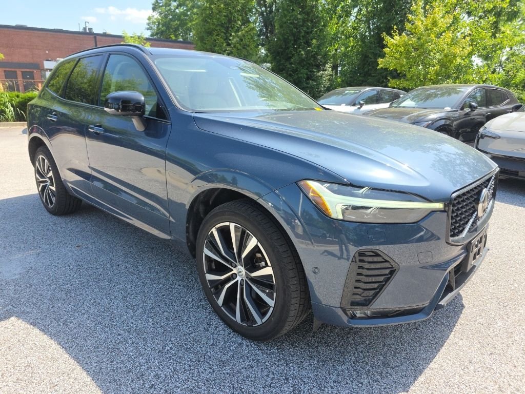 2024 Volvo XC60 B5 Ultimate Dark Theme AWD's photo