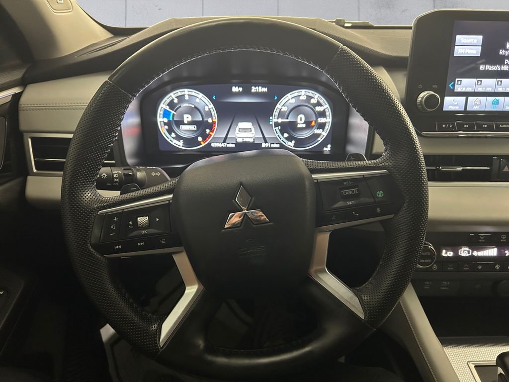 Used 2023 White Mitsubishi SEL image 9