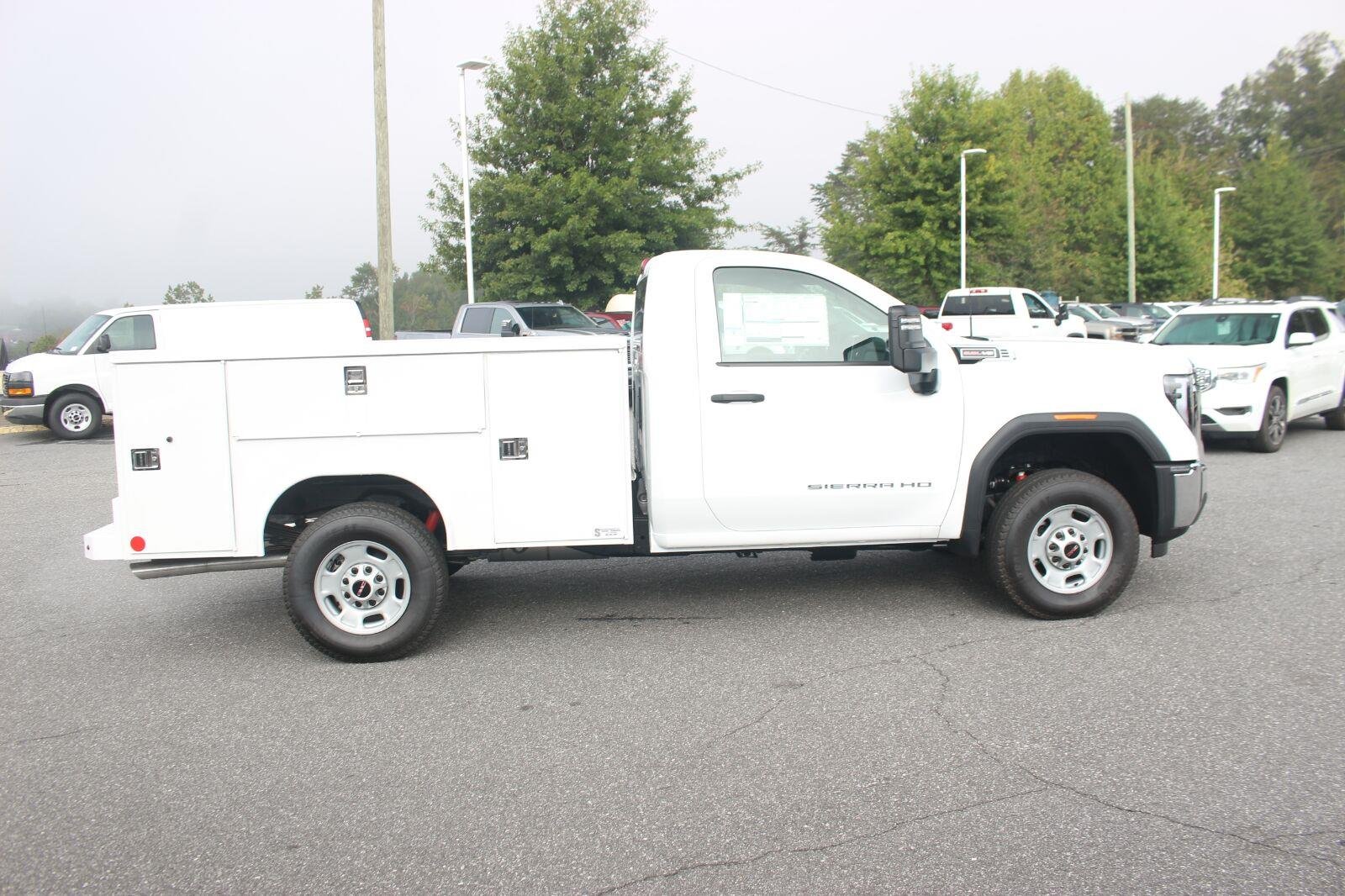 New 2026 Summit White GMC Pro image 11
