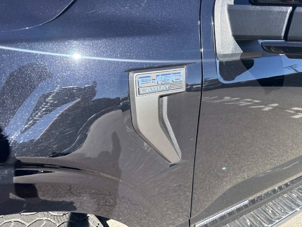 Used 2022 Black Ford Lariat image 10